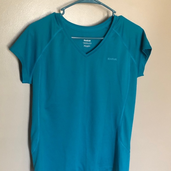 2 Reebok Shirts - Picture 4 of 8